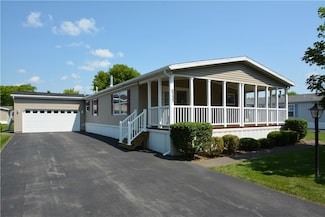 6355 Lambert St, Victor, NY 14564