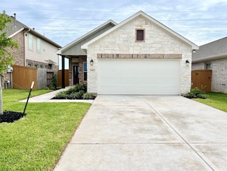 950 Mockingbird Passage Dr, Beasley, TX 77417