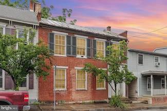 21 E Main St, Newville, PA 17241