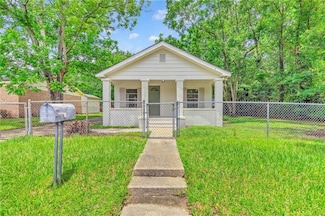 1572 Van Dorn St, Mobile, AL 36605