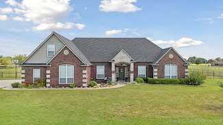 2330 E Cimarron Ct, Oologah, OK 74053