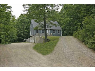 52 Railroad Ave, Springvale, ME 04083