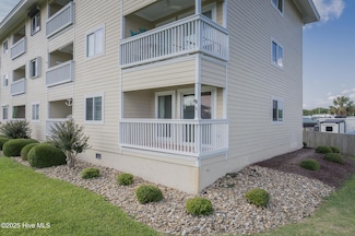 650 Cedar Point Blvd Unit B11, Cedar Point, NC 28584