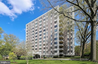 8315 N Brook Ln, Bethesda, MD 20814