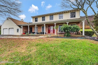 640 W Foothills Dr, Sugarloaf, PA 18249