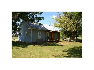 208 E High St, Leavenworth, IN 47137