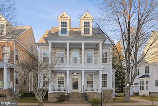 9782 Maple Trace Cir, Fairfax, VA 22032