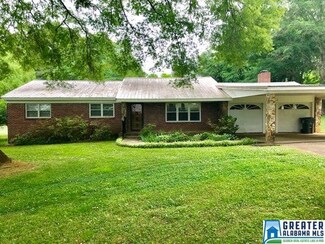 401 Howe St, Weaver, AL 36277