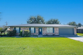 304 Cedar Ln, Lake Charles, LA 70611