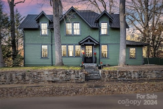 11 Cullowhee St, Asheville, NC 28801