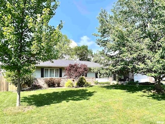 118 W 19th Ave, Coal Valley, IL 61240