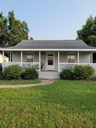 1010 Locust St, Perry, OK 73077