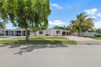 9520 Holiday Rd, Cutler Bay, FL 33157
