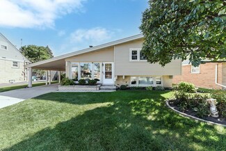 2101 Fox Ln, Des Plaines, IL 60018