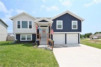 1905 Eagle Dr, Harrisonville, MO 64701