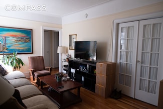 31-74 33rd St Unit 1R, Astoria, NY 11106