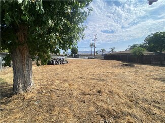 607 W Devonshire Ave, Hemet, CA 92543