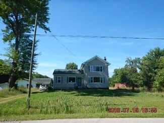 1097 Footville Richmond Rd E, Jefferson, OH 44047