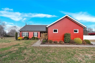 1659 Buffett Cir, Hickory, NC 28602