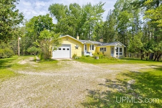 W5488 County Road 342, Wallace, MI 49893