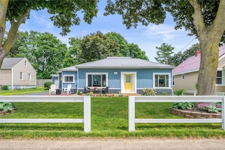 156 Peirson Ave, Newark, NY 14513