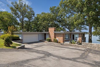 381 Green Harbor Rd, Old Hickory, TN 37138