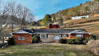 20 Canterbury School Rd, Hinton, WV 25951