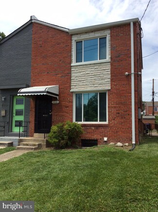 402 Riggs Rd NE, Washington, DC 20011