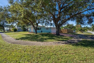 1015 S 14th St, Lantana, FL 33462