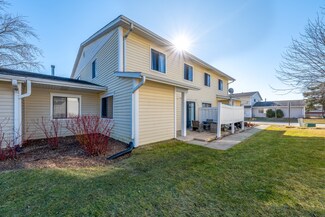 108 Windward Dr Unit 137B, Schaumburg, IL 60194