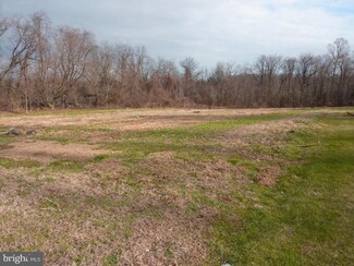 49 Peach Ln, Ronks, PA 17572