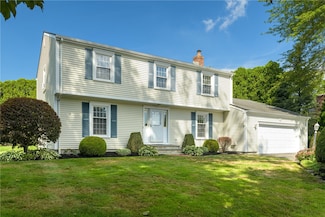 215 Harris Ave, Portsmouth, RI 02871