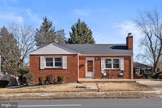 1023 N Quaker Ln, Alexandria, VA 22302