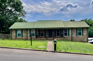 102 Chaparral Dr, Florence, AL 35630