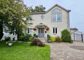 79 N Fordham Rd Unit 2, Hicksville, NY 11801