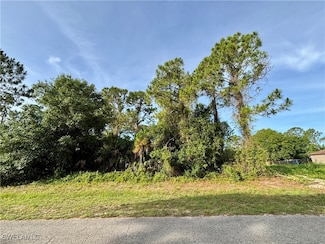 5051 NE Tradewinds Cir, La Belle, FL 33935