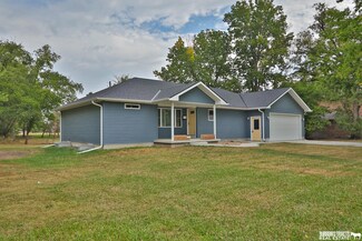728 W Mary St, Beatrice, NE 68310