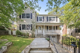 125 Brambach Rd, Scarsdale, NY 10583