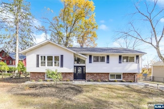 70 Kinderkamack Rd, Woodcliff Lake, NJ 07677