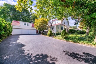 22 Raritan Ave, Providence, RI 02909