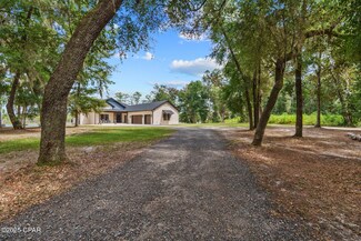 3012 Paradise Lakes Rd, Chipley, FL 32428