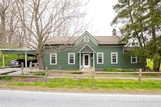 153 Cramer Rd, Poughkeepsie, NY 12603