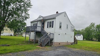 612 Gordon St, Glasgow, VA 24555