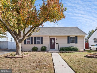 13 Mark Dr, New Castle, DE 19720