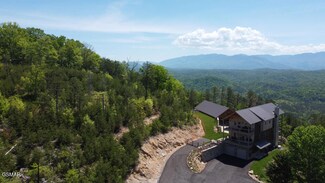 2136 Sanders Ln, Sevierville, TN 37876