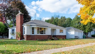 156 S James St, Kimberly, WI 54136