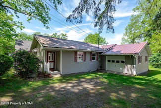 24 Indian Spring Rd, Tunkhannock, PA 18657
