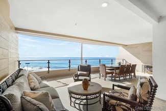 6767 Neptune Place Unit 203, La Jolla, CA 92037