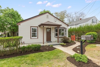 104 Puffer Ave, Swansea, MA 02777