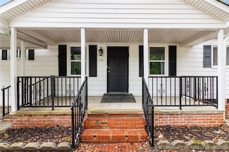 112 Bremer St, Fayetteville, NC 28303
